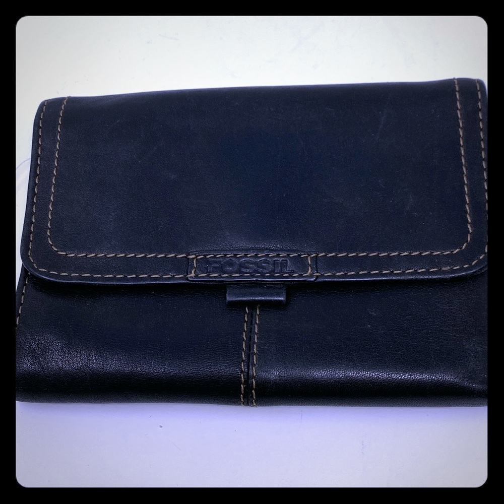 Fossil Women’s Soft Genuine Leather Wallet